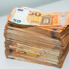 59194-01-nabidka-pujcky-bez-poplatku-za-zadost-predem-billets-euro-manifestation-financiere-monnaie-richesse_333900-31057.jpg