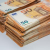 59518-01-nabidka-pujcky-bez-poplatku-za-smlouvu-billets-euro-manifestation-financiere-monnaie-richesse_333900-31068.jpg